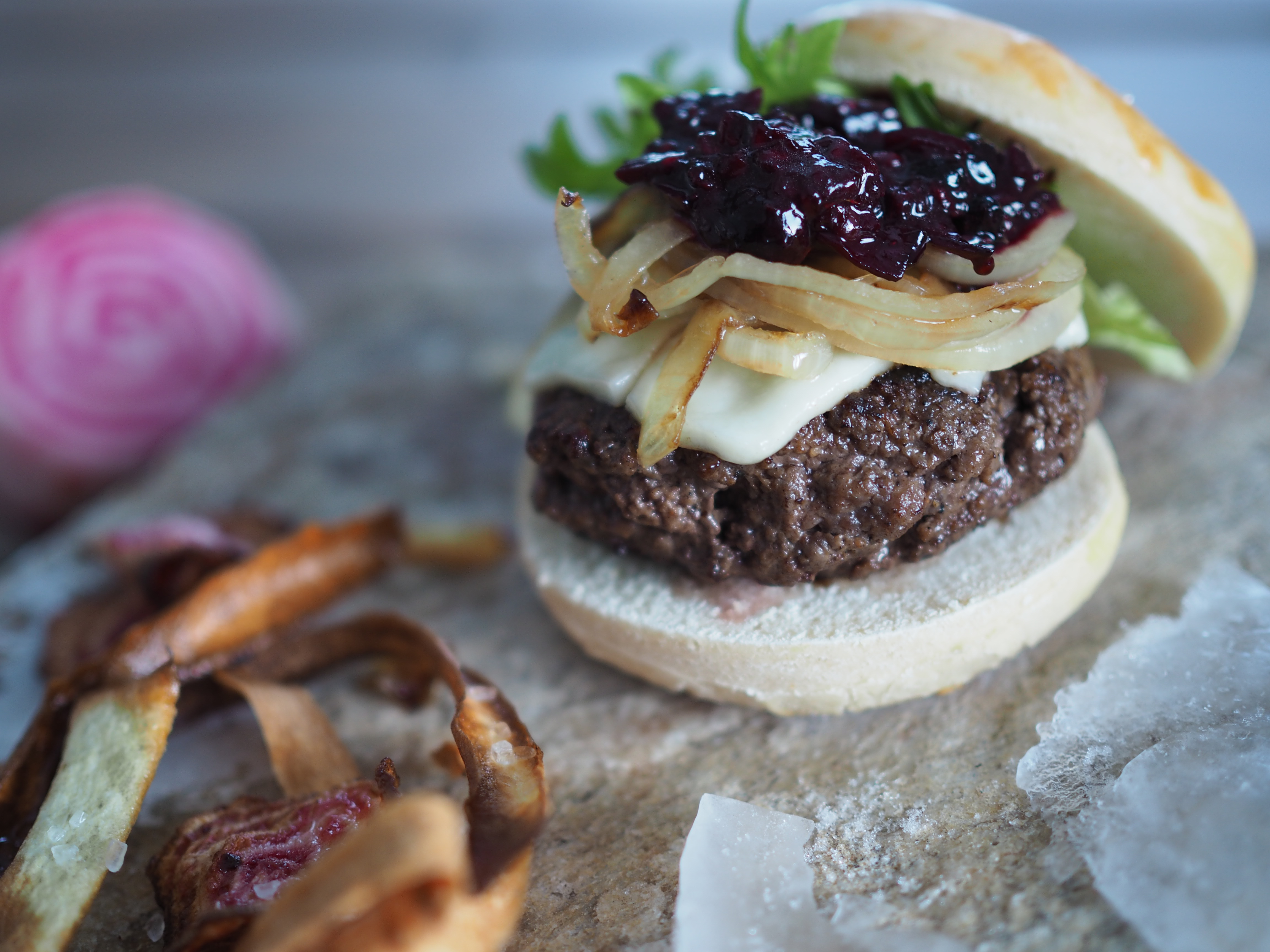 Wild Moose Burger with Forest Berry Relish and Root Vegetable Chips (Elgburger med Skogsbærsaus)