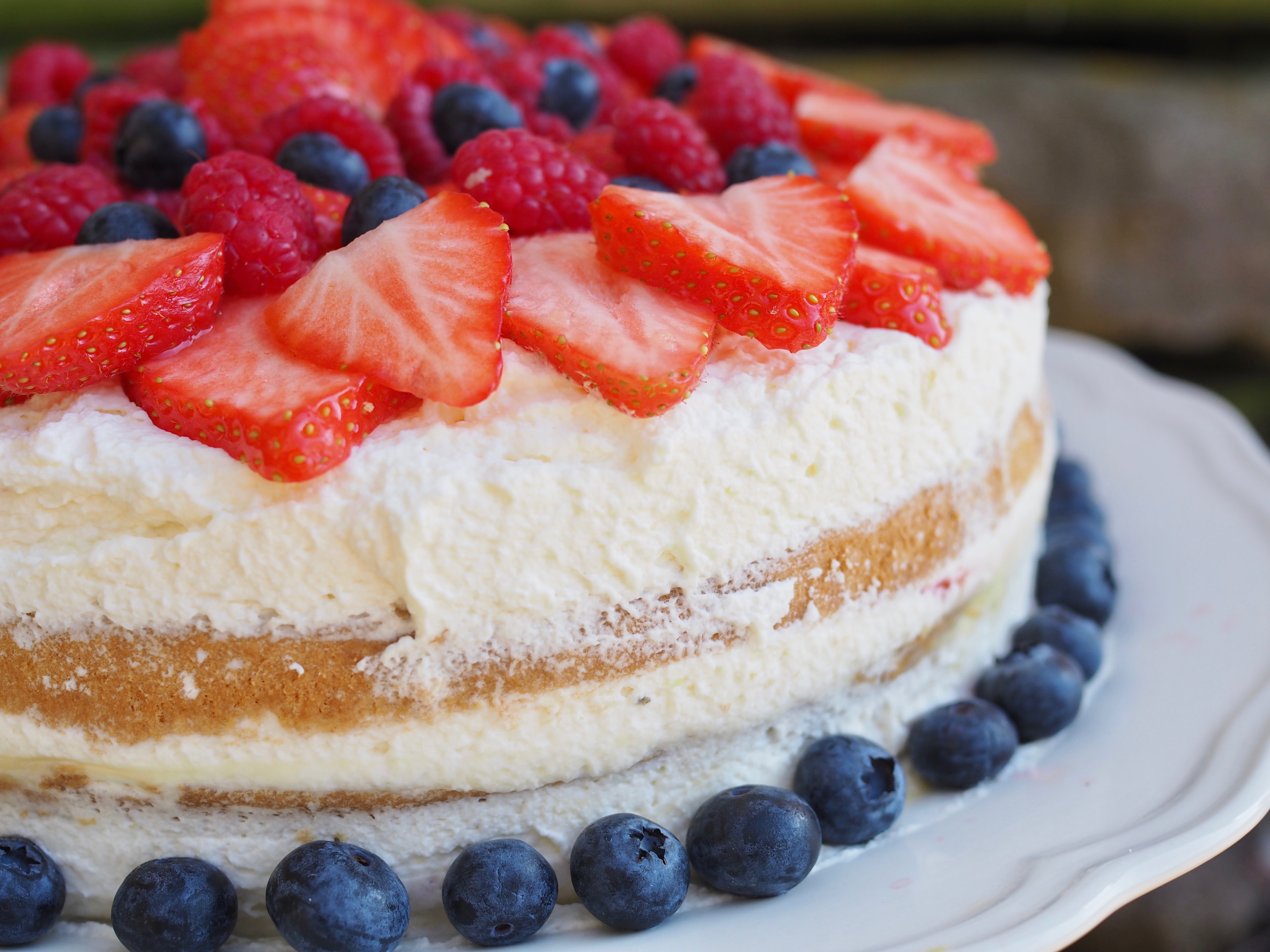 Bløtkake (Norwegian Cream Cake)